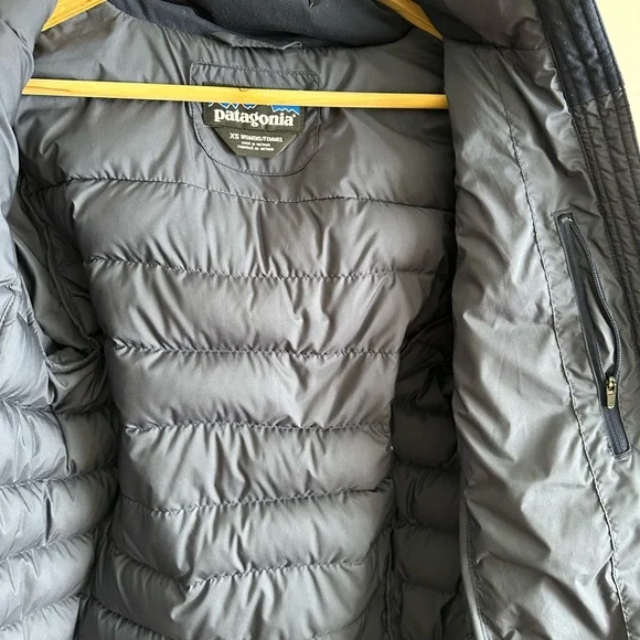 Women’s xs navy long Patagonia coat - Picture 7 of 10